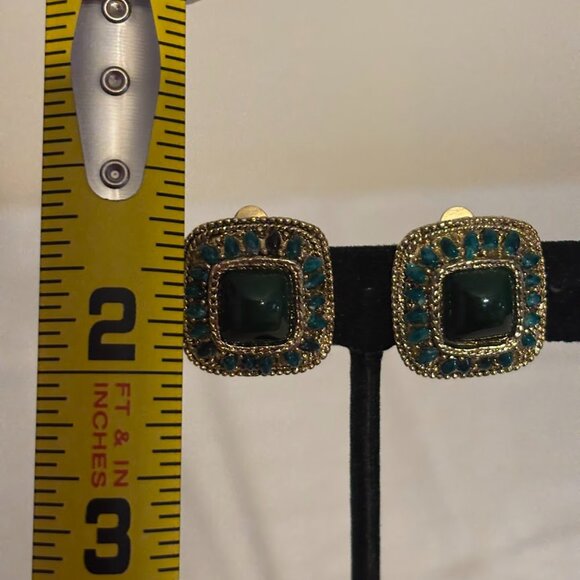 Green and Gold Color Clip on Earrings for any occasion - Picture 11 of 12